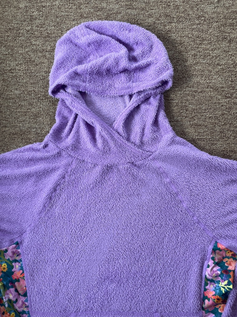 Youer Climb On Hoodie Air, “Seventeen”. Size Medium, EUC - Picture 4 of 5
